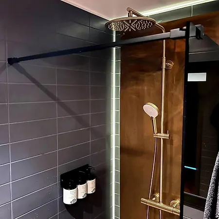 Luxurious Located On The テンスベル