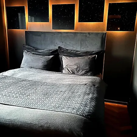 Luxurious Located On The * テンスベル