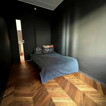Luxurious Located On The テンスベル